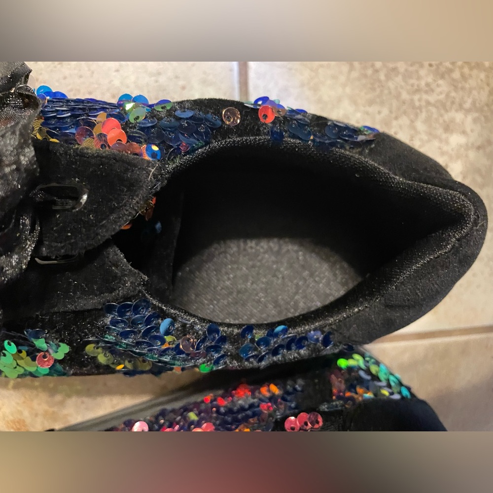 Black velvet shoes with rainbow sequins - Picture 2 of 10